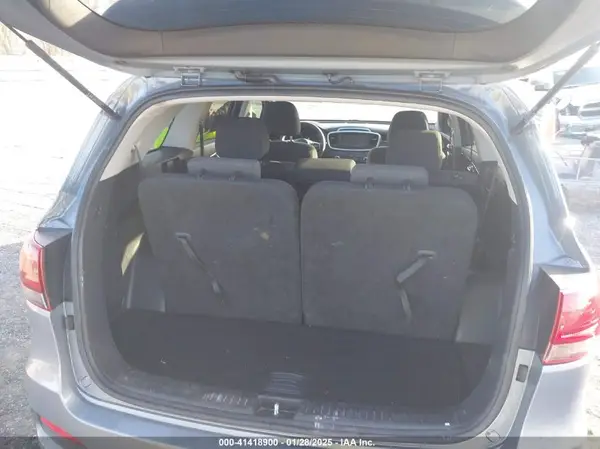 5XYPGDA33LG689945 2020 KIA SORENTO - Image 8