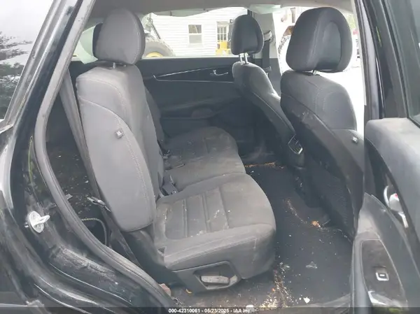 5XYPGDA34GG026874 2016 KIA SORENTO - Image 8