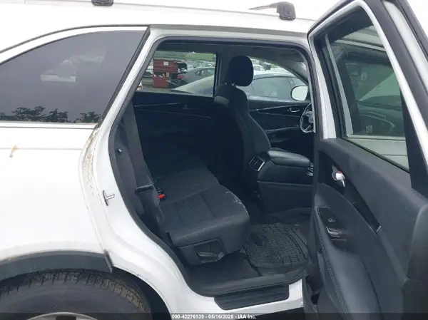 5XYPGDA34GG040886 2016 KIA SORENTO - Image 8