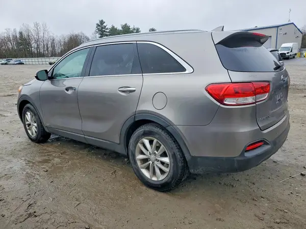 5XYPGDA34GG052052 2016 KIA SORENTO - Image 2