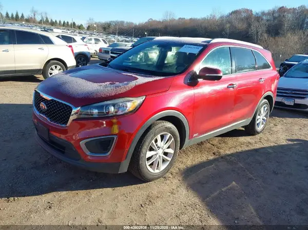 5XYPGDA34GG053489 2016 KIA SORENTO - Image 2