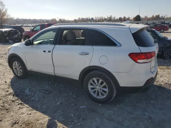 5XYPGDA34GG056831 2016 KIA SORENTO - Image 2