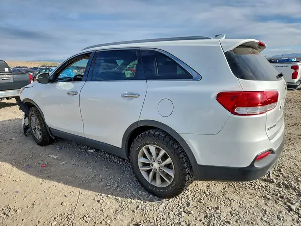 5XYPGDA34GG064931 2016 KIA SORENTO - Image 2