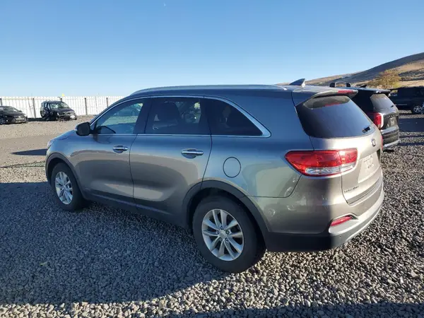 5XYPGDA34GG065688 2016 KIA SORENTO - Image 2