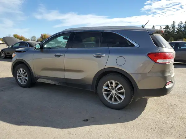5XYPGDA34GG067764 2016 KIA SORENTO - Image 2