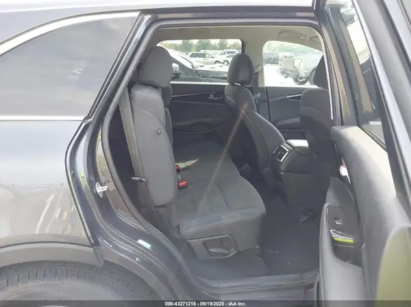 5XYPGDA34GG075850 2016 KIA SORENTO - Image 8