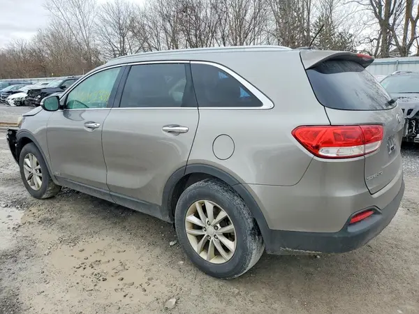 5XYPGDA34GG085455 2016 KIA SORENTO - Image 2