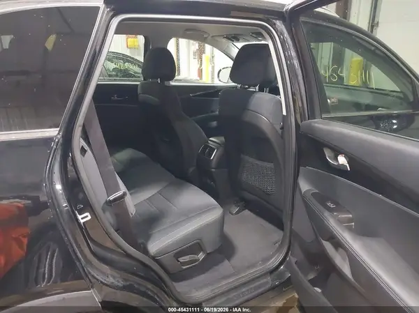 5XYPGDA34GG093586 2016 KIA SORENTO - Image 8