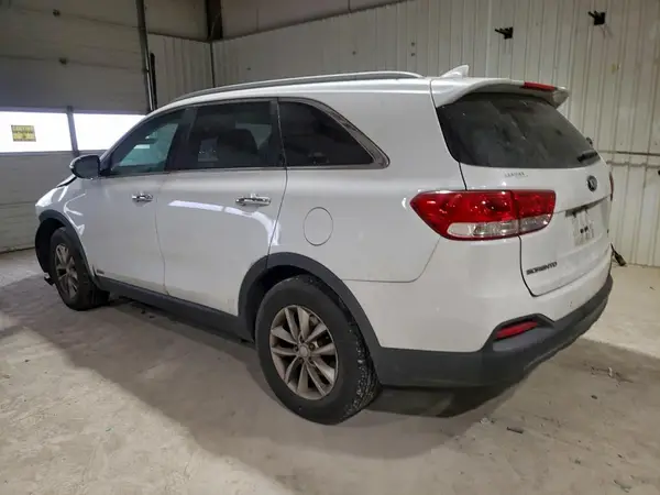 5XYPGDA34GG097606 2016 KIA SORENTO - Image 2