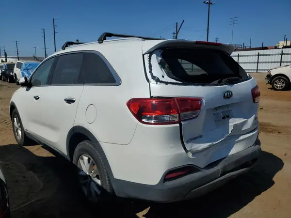 5XYPGDA34GG109303 2016 KIA SORENTO - Image 2