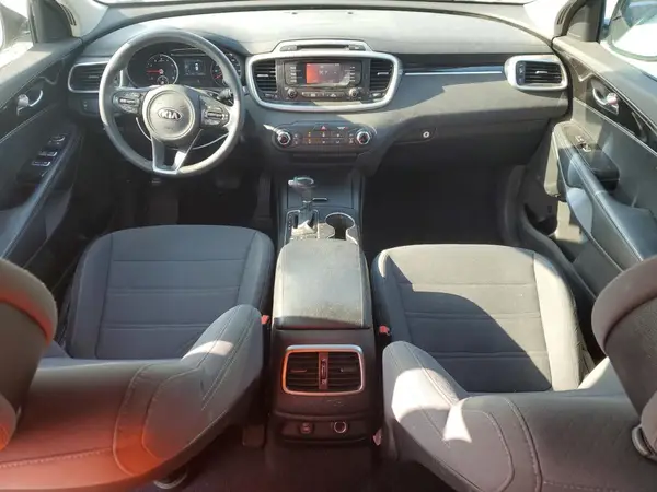 5XYPGDA34GG109303 2016 KIA SORENTO - Image 8