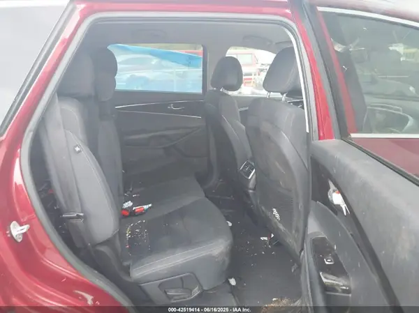 5XYPGDA34GG112802 2016 KIA SORENTO - Image 8