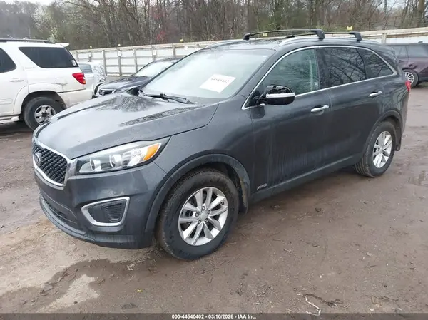 5XYPGDA34GG165127 2016 KIA SORENTO - Image 2