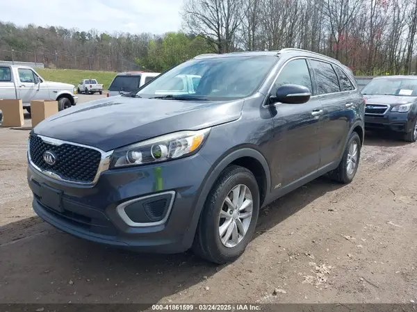 5XYPGDA34GG165547 2016 KIA SORENTO - Image 2