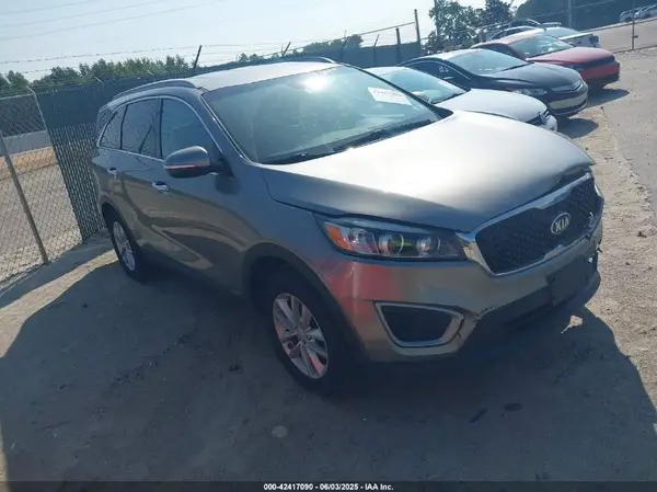 5XYPGDA34GG170537 2016 KIA SORENTO - Image 1
