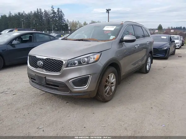 5XYPGDA34HG196086 2017 KIA SORENTO - Image 2