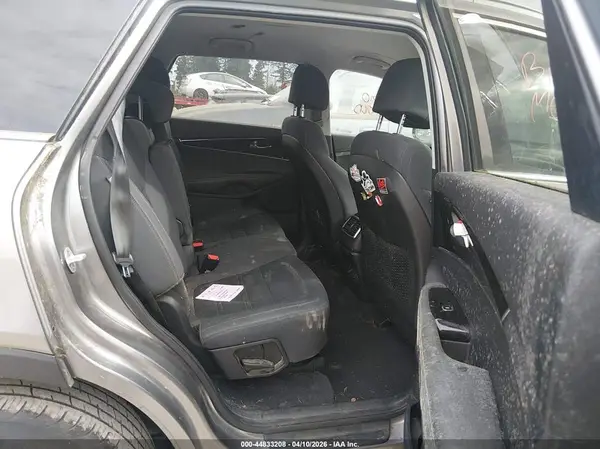 5XYPGDA34HG196086 2017 KIA SORENTO - Image 8