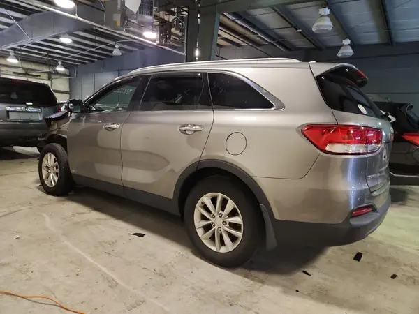 5XYPGDA34HG198761 2017 KIA SORENTO - Image 2