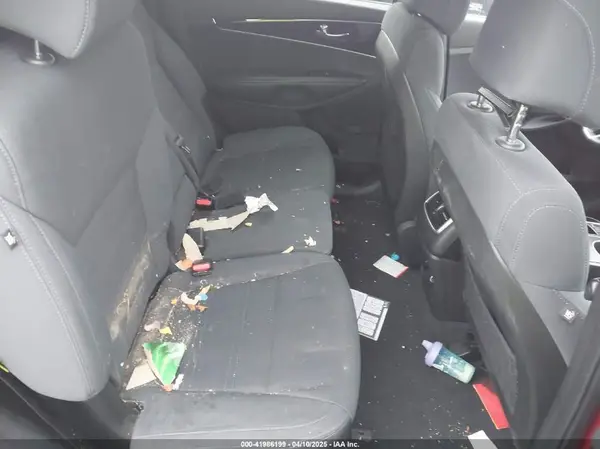 5XYPGDA34HG214036 2017 KIA SORENTO - Image 8