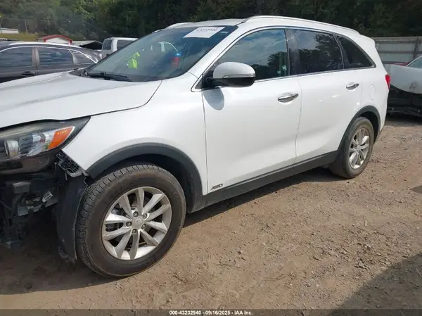 5XYPGDA34HG217499 2017 KIA SORENTO - Image 2