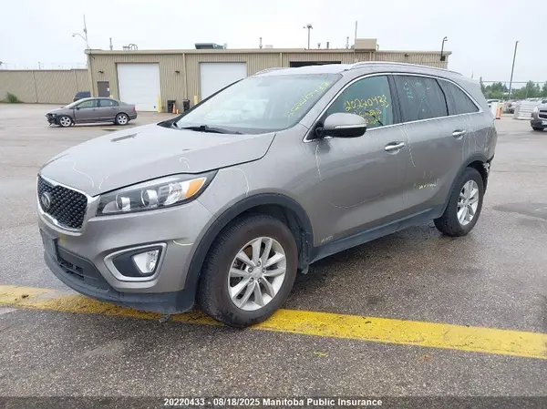 5XYPGDA34HG223626 2017 KIA SORENTO - Image 2