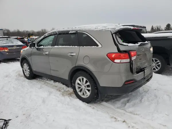 5XYPGDA34HG239244 2017 KIA SORENTO - Image 2