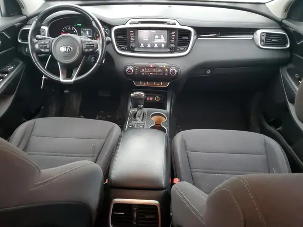 5XYPGDA34HG239244 2017 KIA SORENTO - Image 8