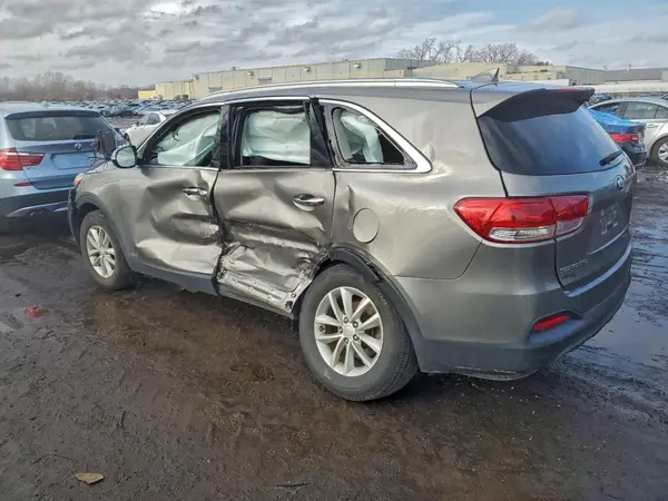 5XYPGDA34HG250325 2017 KIA SORENTO - Image 2