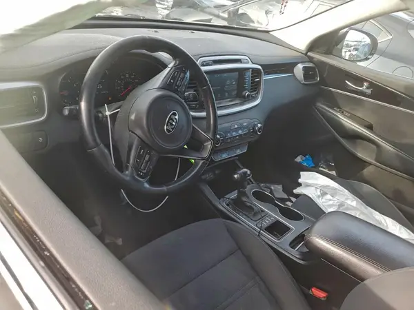 5XYPGDA34HG250325 2017 KIA SORENTO - Image 8