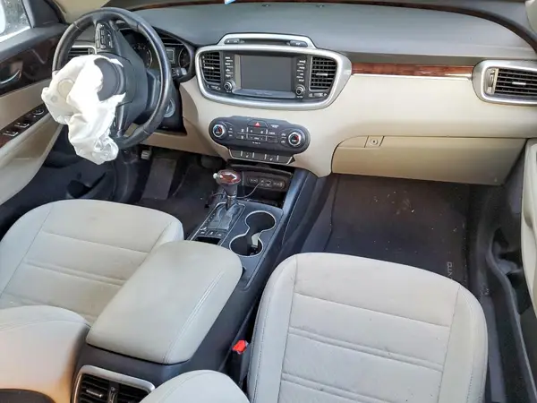 5XYPGDA34HG251992 2017 KIA SORENTO - Image 8