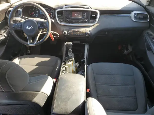 5XYPGDA34HG254066 2017 KIA SORENTO - Image 8