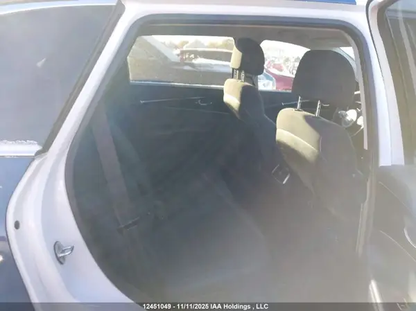 5XYPGDA34HG255105 2017 KIA SORENTO - Image 8