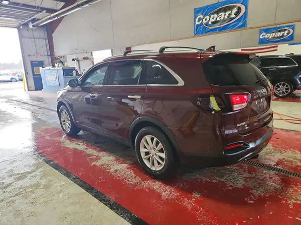 5XYPGDA34HG257582 2017 KIA SORENTO - Image 2