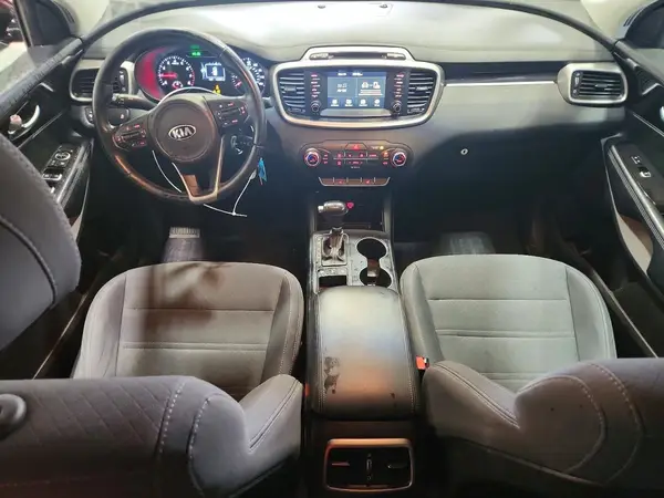 5XYPGDA34HG257582 2017 KIA SORENTO - Image 8