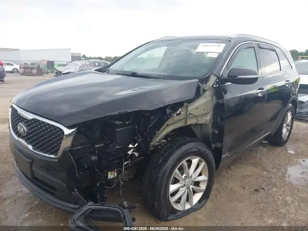 5XYPGDA34HG258814 2017 KIA SORENTO - Image 2