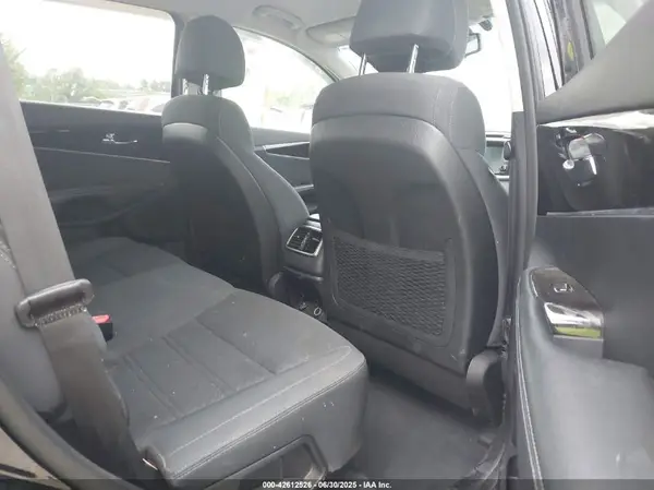 5XYPGDA34HG258814 2017 KIA SORENTO - Image 8