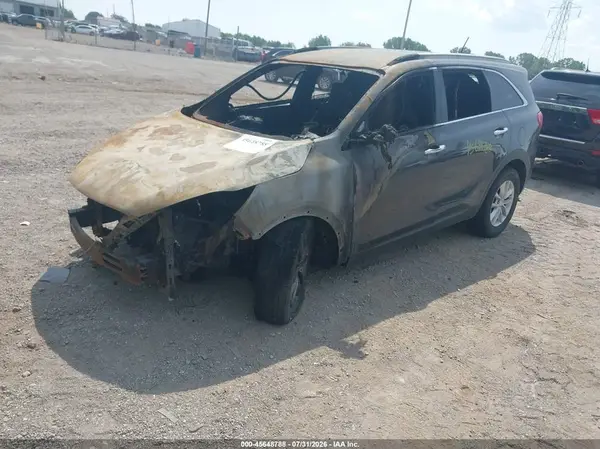 5XYPGDA34HG262295 2017 KIA SORENTO - Image 2