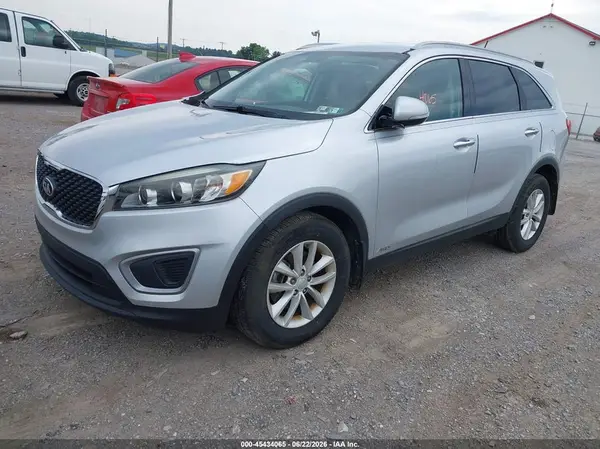 5XYPGDA34HG269201 2017 KIA SORENTO - Image 2