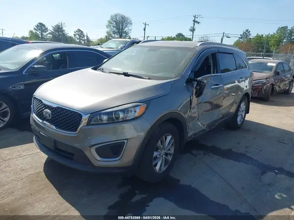 5XYPGDA34HG270834 2017 KIA SORENTO - Image 2