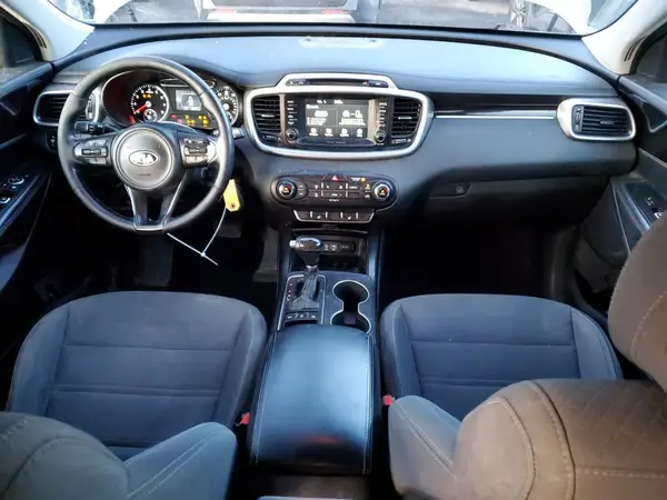 5XYPGDA34HG281042 2017 KIA SORENTO - Image 8
