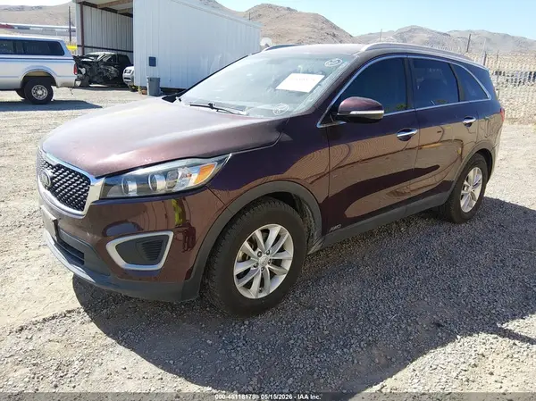 5XYPGDA34HG285043 2017 KIA SORENTO - Image 2