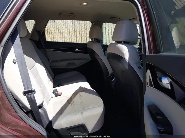 5XYPGDA34HG285043 2017 KIA SORENTO - Image 8