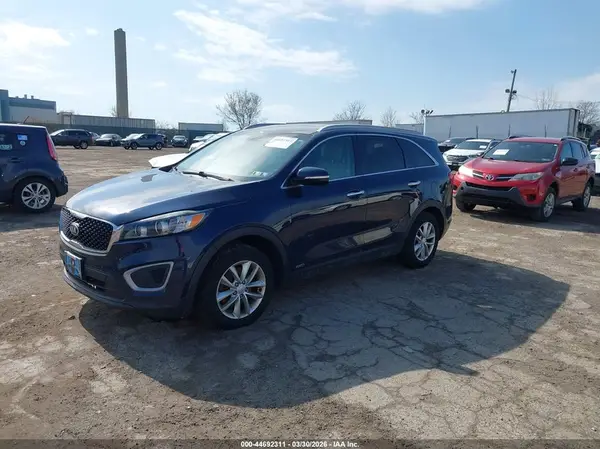 5XYPGDA34HG292834 2017 KIA SORENTO - Image 2