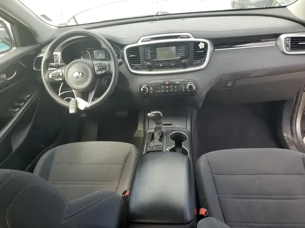 5XYPGDA34HG295507 2017 KIA SORENTO - Image 8