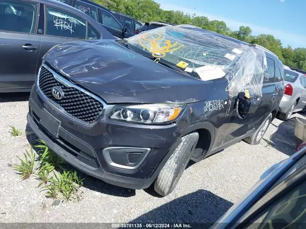 5XYPGDA34HG299492 2017 KIA SORENTO - Image 2