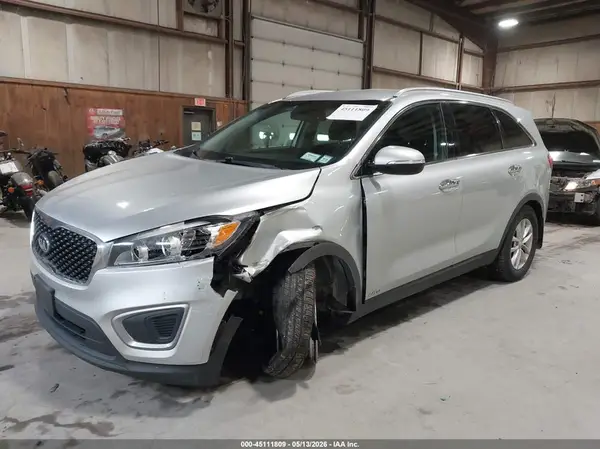 5XYPGDA34HG329218 2017 KIA SORENTO - Image 2