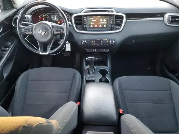 5XYPGDA34HG332670 2017 KIA SORENTO - Image 8