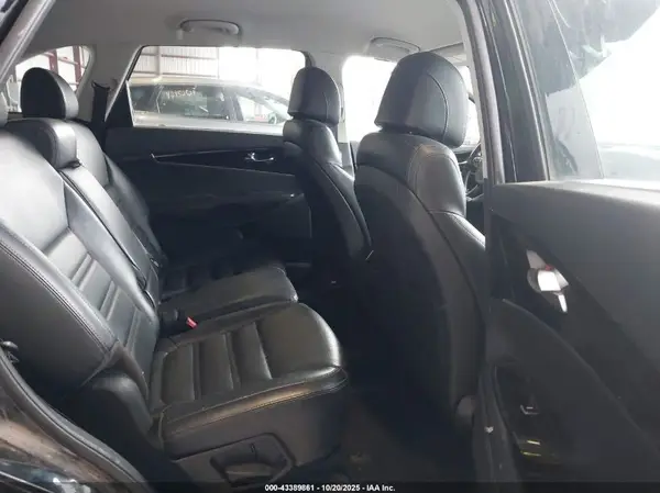 5XYPGDA34HG334631 2017 KIA SORENTO - Image 8