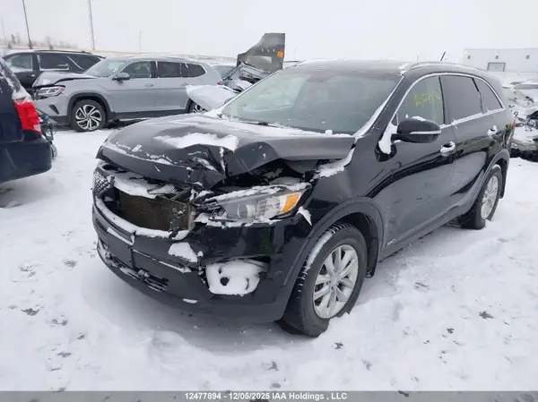 5XYPGDA34JG340595 2018 KIA SORENTO - Image 2