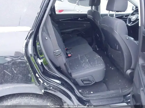 5XYPGDA34JG340595 2018 KIA SORENTO - Image 8